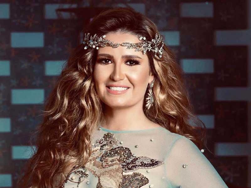 الفنانة هنا شيحة 