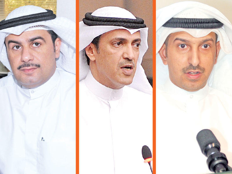 من يمين الصورة كلاً من النواب عبدالوهاب البابطين و خالد العتيبي و ثامر السويط