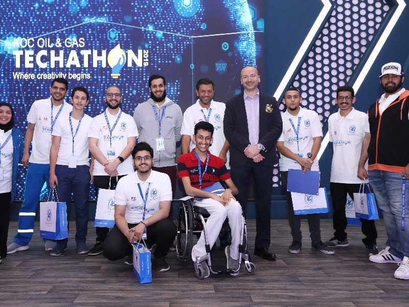  صورة جماعية للمشاركين في التحدي