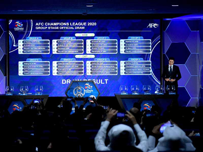 جانب من مراسم سحب القرعة (أ ف ب)