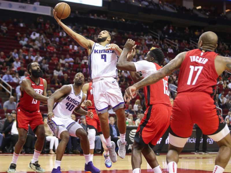 جانب من مباراة هيوستن وساكرامنتو