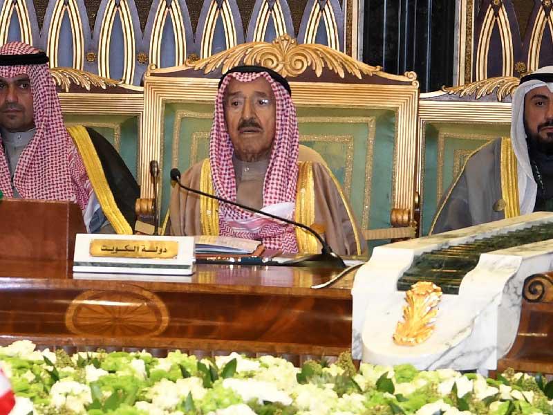 الأمير في القمة أمس (كونا)