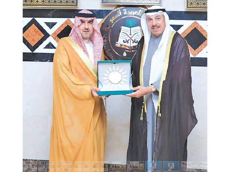 الشايع ونظيره السعودي بعد اللقاء