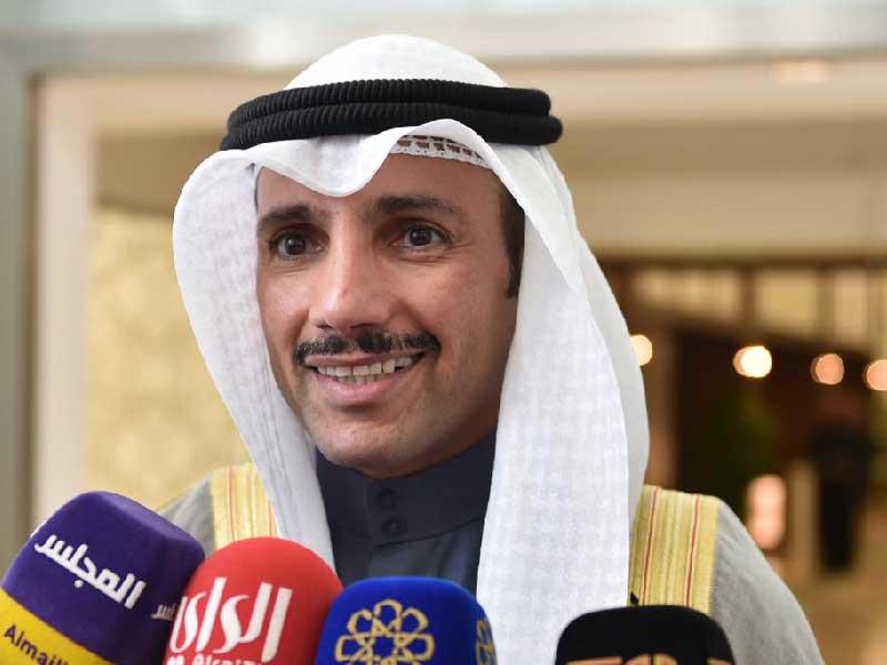 الغانم متحدثاً للصحافيين أمس