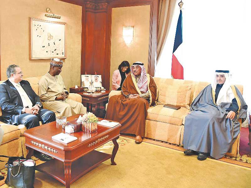 رئيس الوزراء مستقبلاً باندي أمس