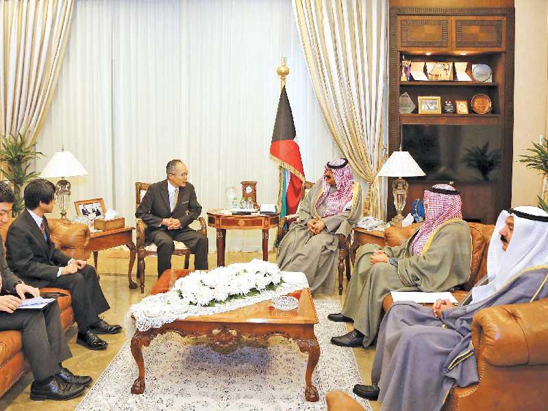 الجارالله مستقبلاً السفير الياباني أمس