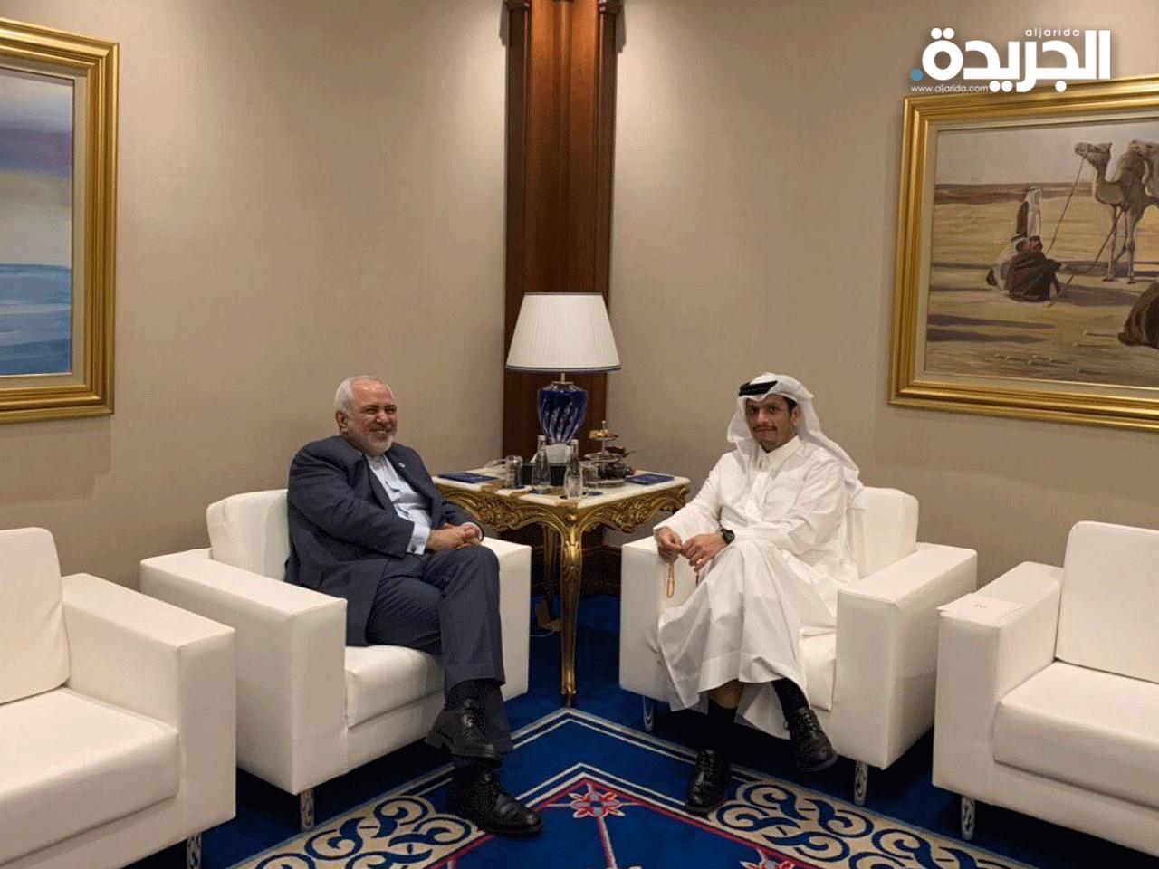 وزير الخارجية القطري محمد بن عبد الرحمن مستقبلاً وزير الخارجية الإيراني محمد جواد ظريف