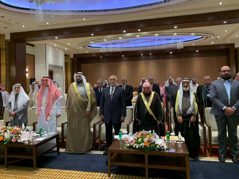 باسل الصباح متوسطاً المشاركين في افتتاح المؤتمر العالمي للمنظمة الإسلامية للعلوم الطبية 