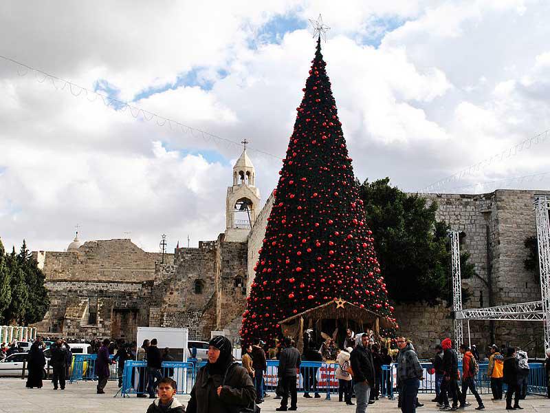 «حماس» تنتقد تقييد إسرائيل «احتفالات الميلاد»