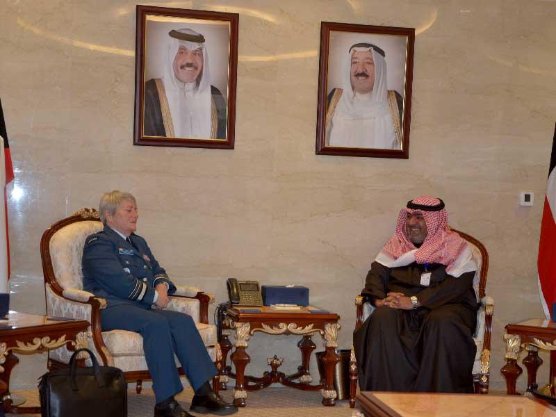 ثامر العلي وآمر كلية دفاع «الناتو» 