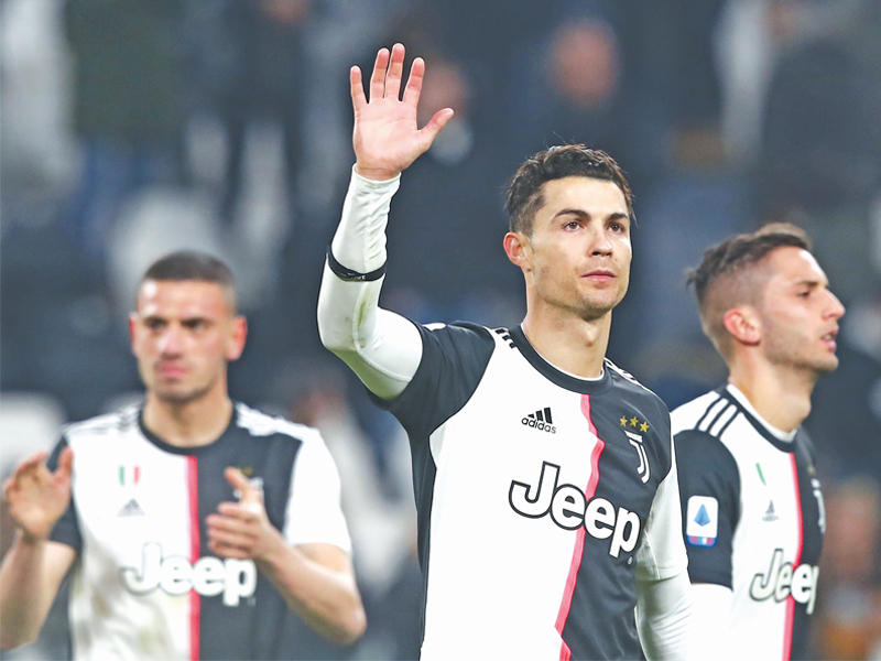 رونالدو نجم يوفنتوس يحتفل بالفوز