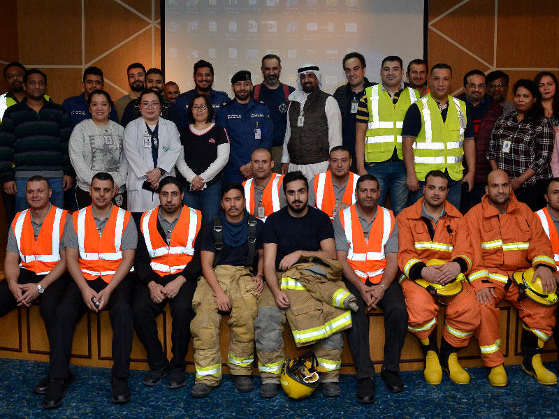 المشاركون في التدريب على الإخلاء
