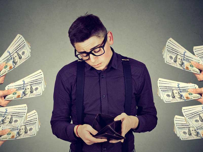 منافسة حامية في تسهيلات الأفراد بقروض منعدمة العوائد