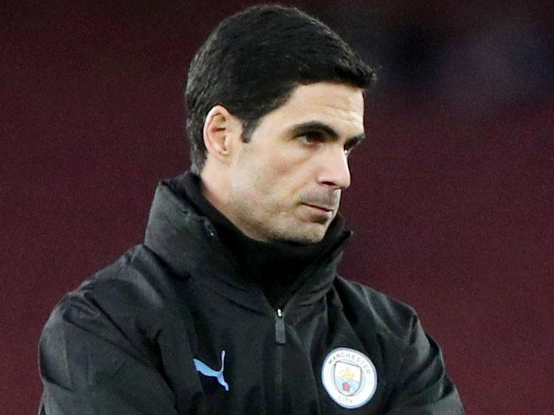 ميكيل أرتيتا المدرب المساعد بفريق مانشستر سيتي الإنكليزي 