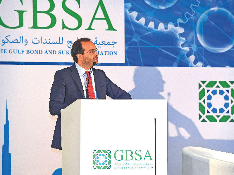 مدير إدارة أسواق رأسمال الدين عمر زين الدين خلال الكلمة الافتتاحية