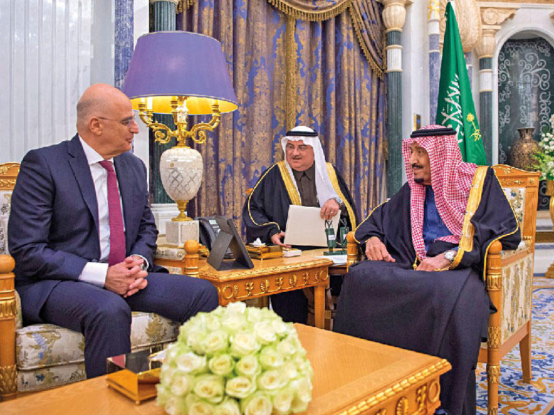 الملك سلمان مستقبلاً ديندياس (واس)