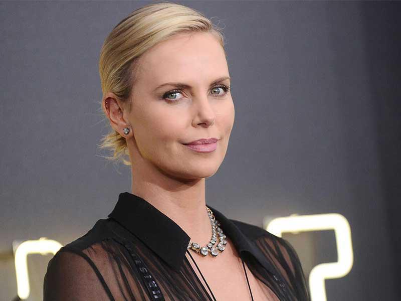 الممثلة تشارليز ثيرون