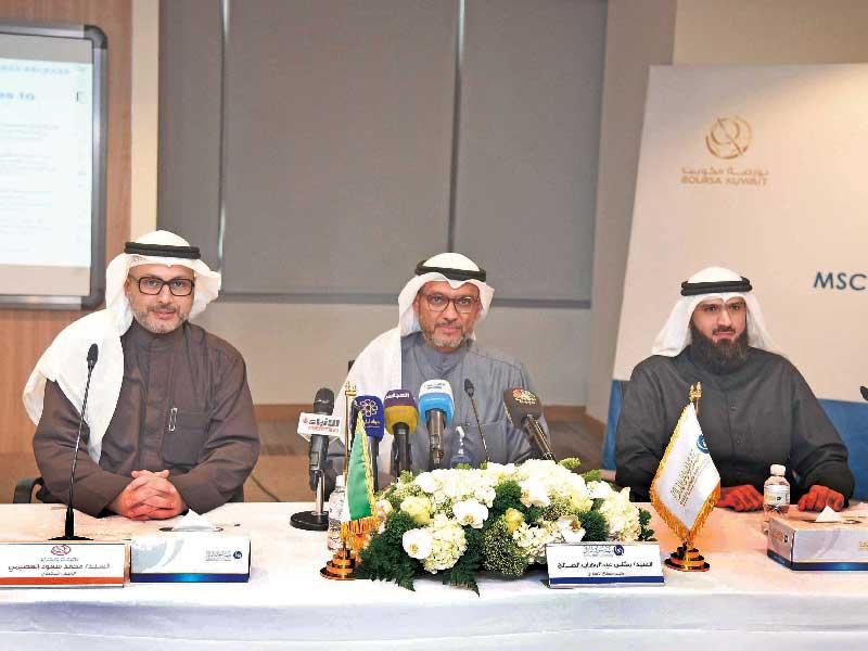 من اليمين: دعيج الصالح ومثنى الصالح ومحمد العصيمي