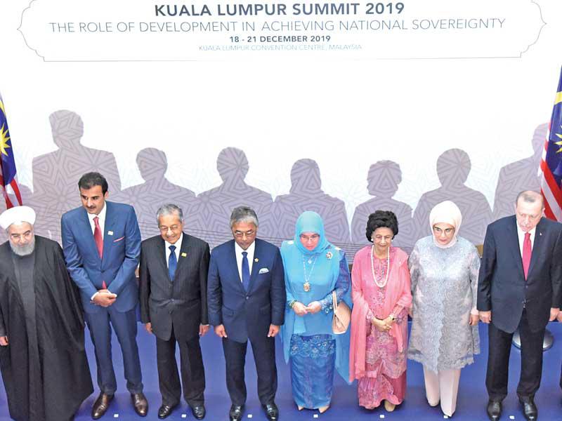 «قمة كوالالمبور» بضيافة رئيس الوزراء الماليزي مهاتير محمد، وحضور أمير قطر الشيخ تميم بن حمد، والرئيسين التركي رجب طيب إردوغان، والإيراني حسن روحاني (رويترز)