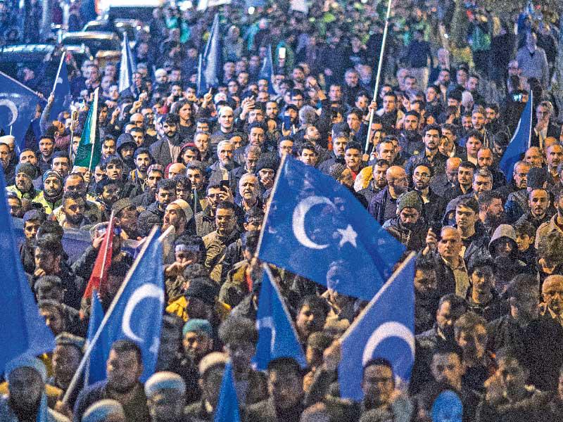 تظاهرات داعمة للايغور في اسطنبول مساء أمس الأول (إي بي أيه)