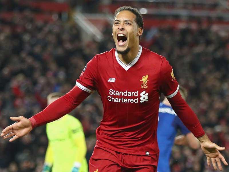 فيرجيل فان دايك مدافع نادي ليفربول الانجليزي