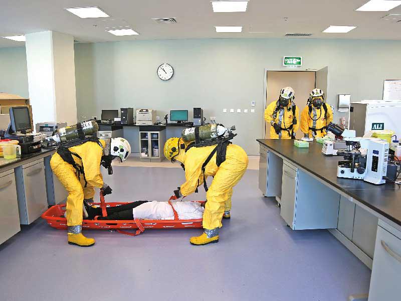 نقل أحد المصابين بالتمرين 