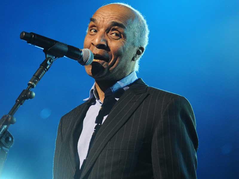 الممثل ومغني البوب البريطاني ​كيني لينش