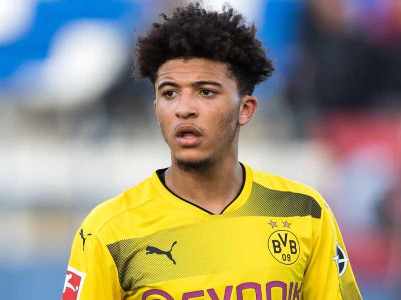 لاعب نادي بوروسيا دورتموند الألماني جادون سانشو 