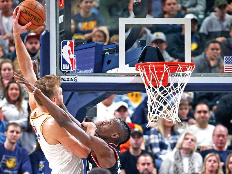 جانب من مباراة إنديانا بايسرز وتورونتو رابتورز