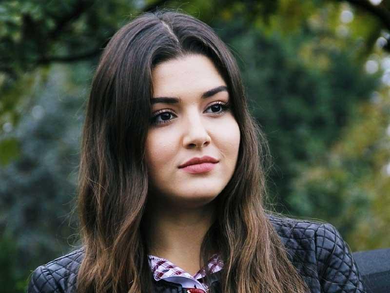 النجمة التركية ​هاندا أرتشيل