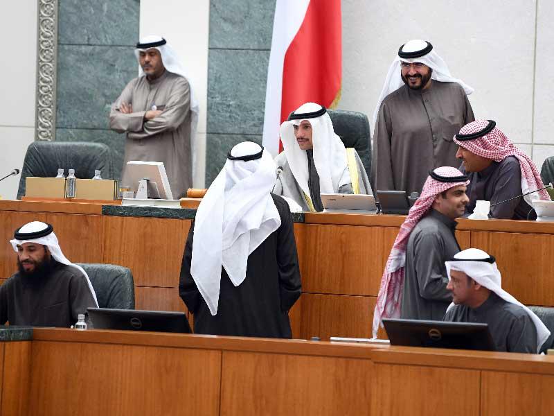 من جلسة أمس 