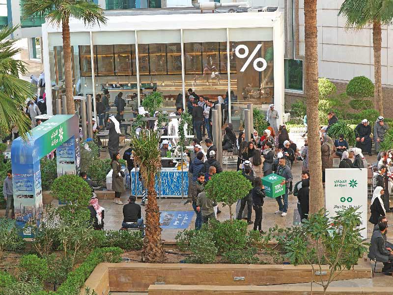 جانب من المعرض