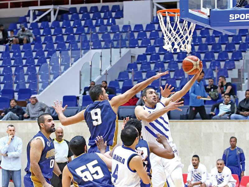 جانب من مباراة الجهراء وبرقان ضمن الدوري السداسي لكرة السلة