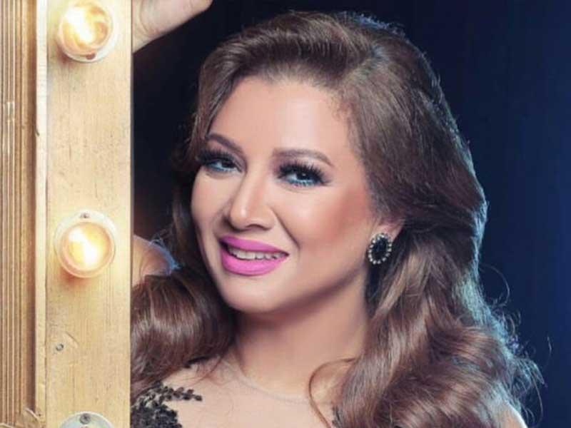 الفنانة انتصار