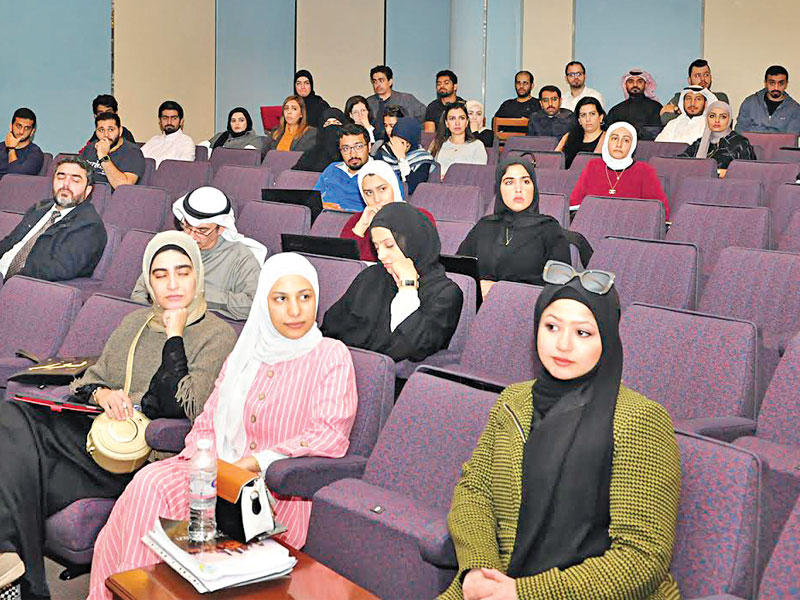 جانب من الحضور في الورشةn