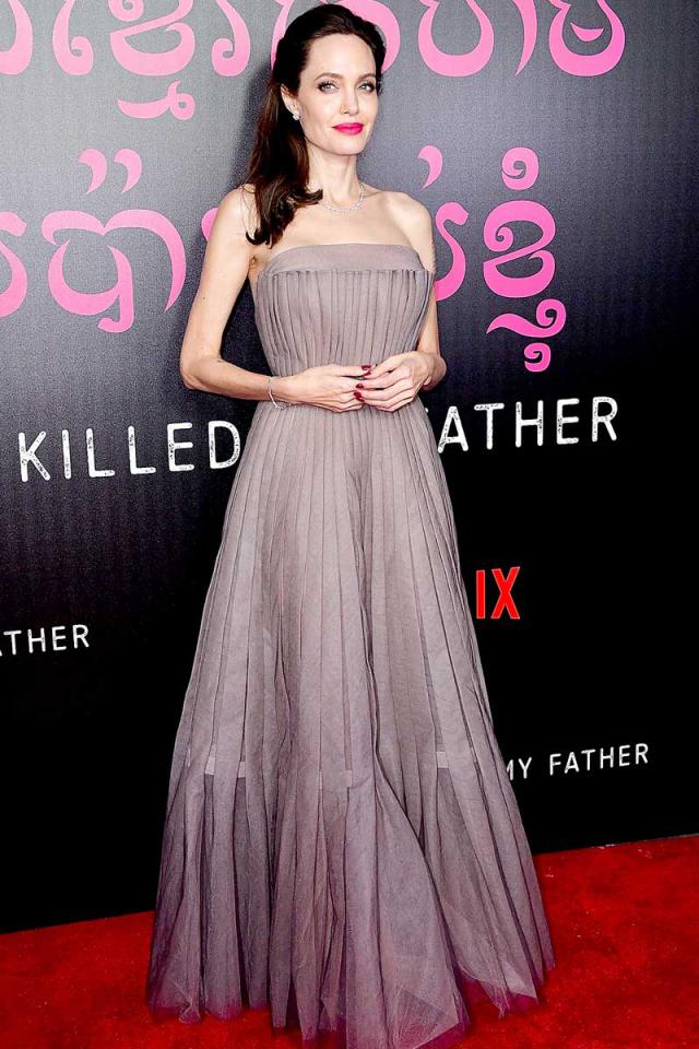 النجمة أنجلينا جولي