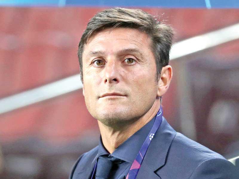 لاعب كرة القدم الأرجنتيني المعتزل خافيير زانيتي