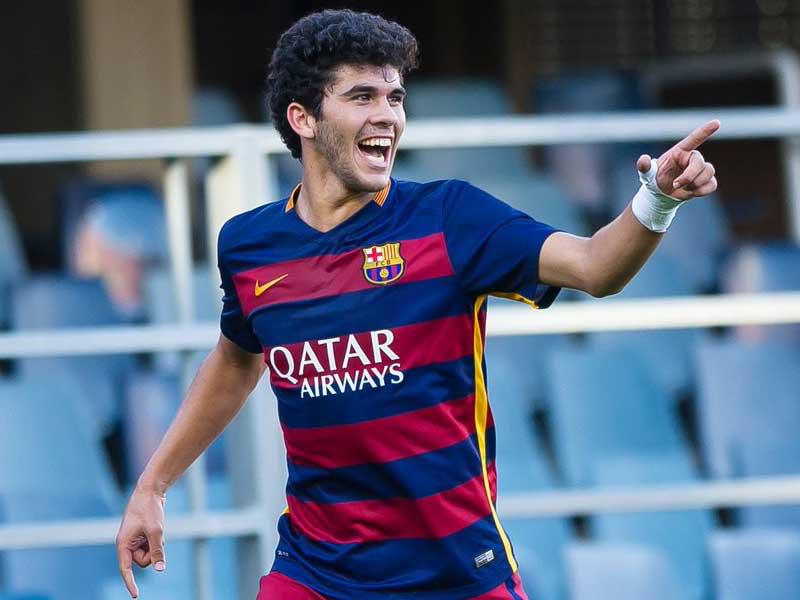 لاعب وسط برشلونة كارليس ألينيا