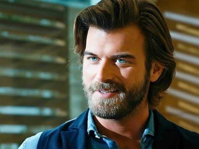 النجم التركي ​كيفانش تاتليتوغ​