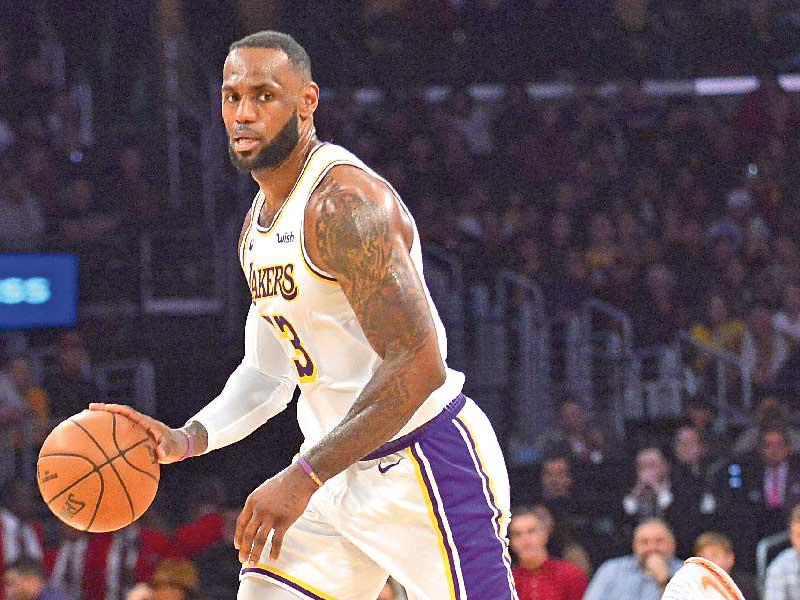 لاعب فريق لوس أنجلس ليكرز الامريكي ليبرون جيمس