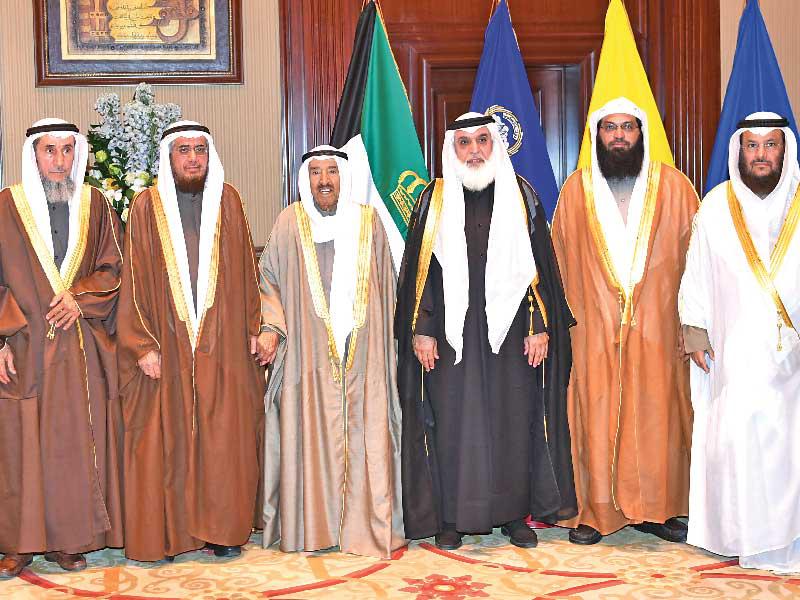 الأمير خلال استقباله وفد «احياء التراث الإسلامي» أمسn