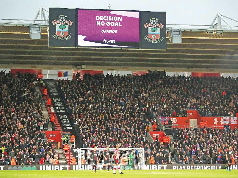 جانب من مباراة في الدوري الإنكليزي