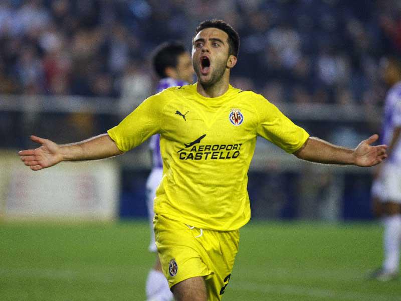  المهاجم الإيطالي المخضرم جوزيبي روسي