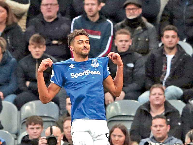  مهاجم إيفرتون كالفيرت ليوين