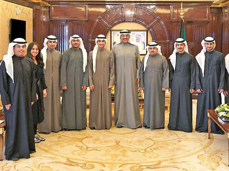 رئيس الوزراء متوسطاً اتحاد طلبة أميركا