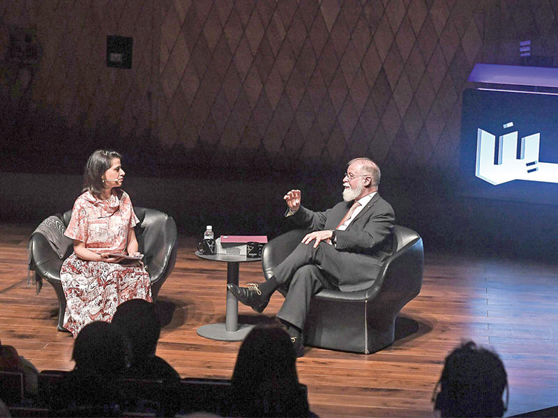 ألبرتو مانغويل في «حديث الاثنين»