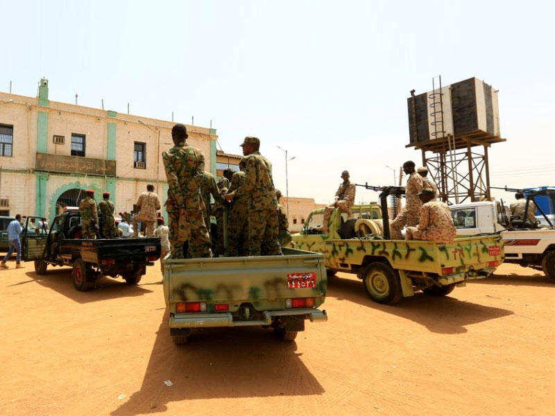 قوات أمن سودانية في الخرطوم. (رويترز)