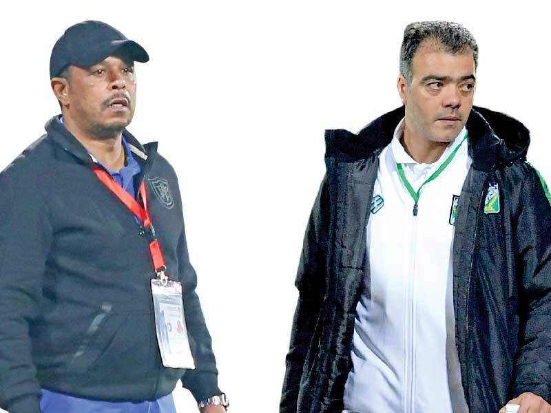 مدير الفريق الاول لكرة القدم بالنادي العربي احمد النجار - مدرب نادي الكويت وليد نصار