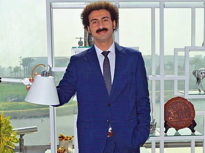 الفنان علي ربيع 