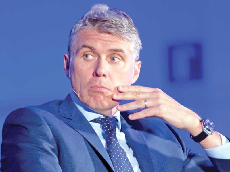 رئيس لجنة الحكام بالاتحاد الأوروبي لكرة القدم (يويفا) الإيطالي روبرتو روسيتي